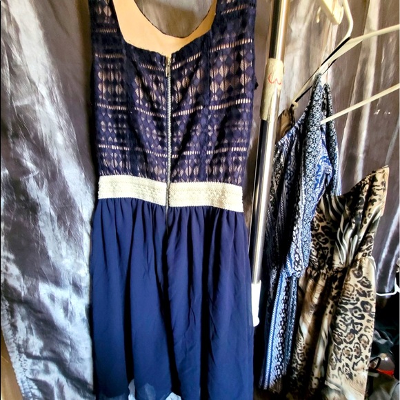 NWOT Navy Blue with pearl white waistband, babydoll style Speechless dress - Picture 3 of 8